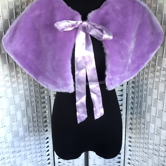 Light Purple Faux Fur Cape Capelet Lavender Lilac Amethyst NWOT - Picture 8 of 16